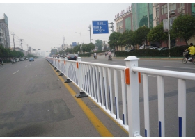 钦州市市政道路护栏工程